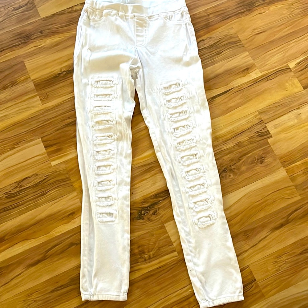 Distressed style white pants size Med